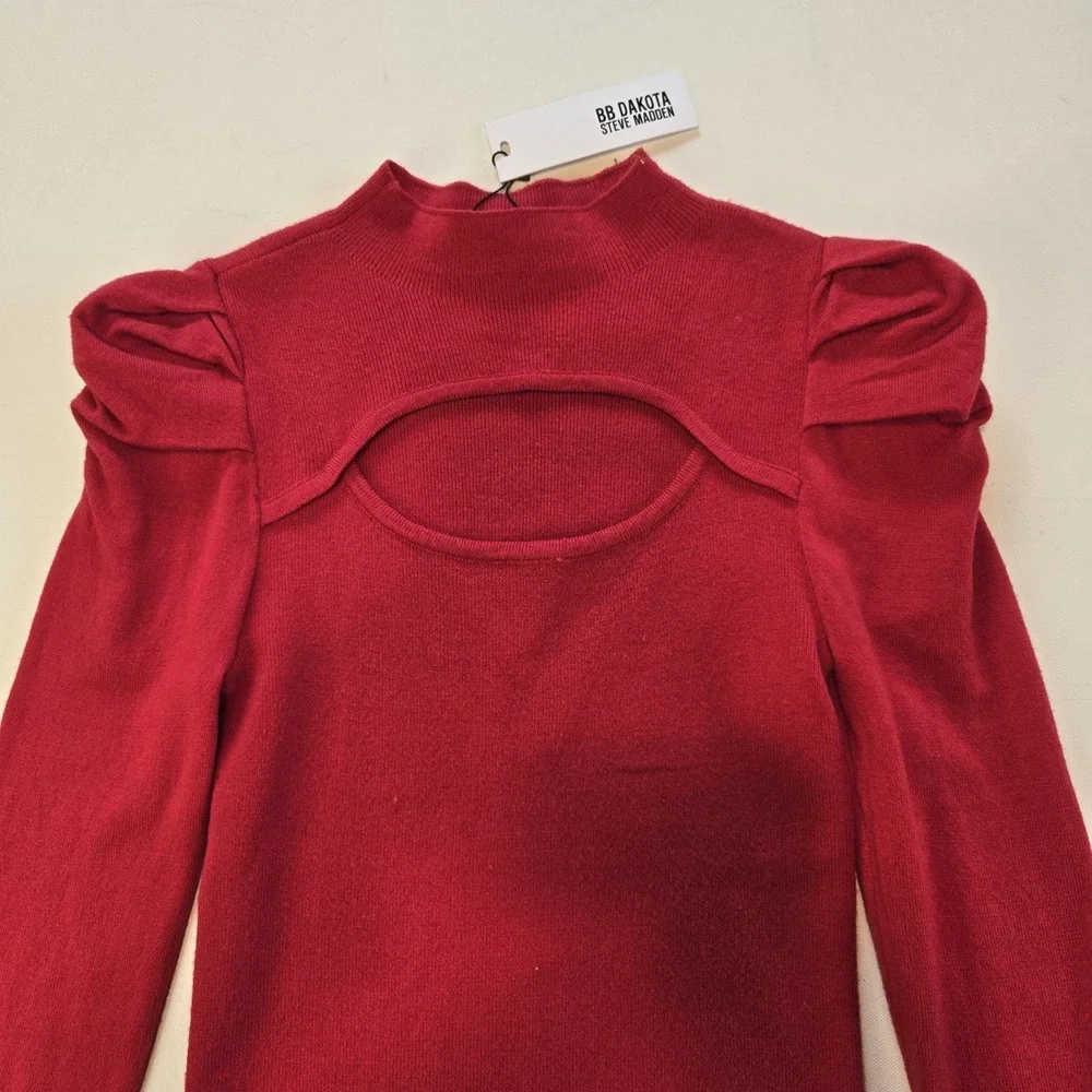 BB Dakota Steve Madden Red Sweater with‎ Chest Cutout and Puff Shoulder Size Med